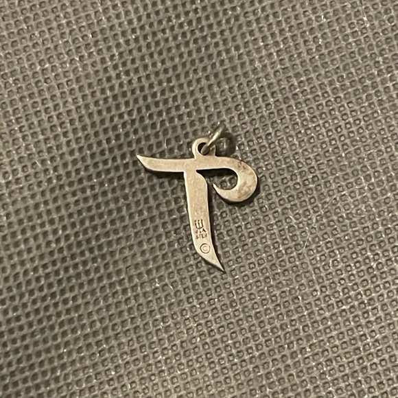 Script Initial Charm - Picture 2 of 4